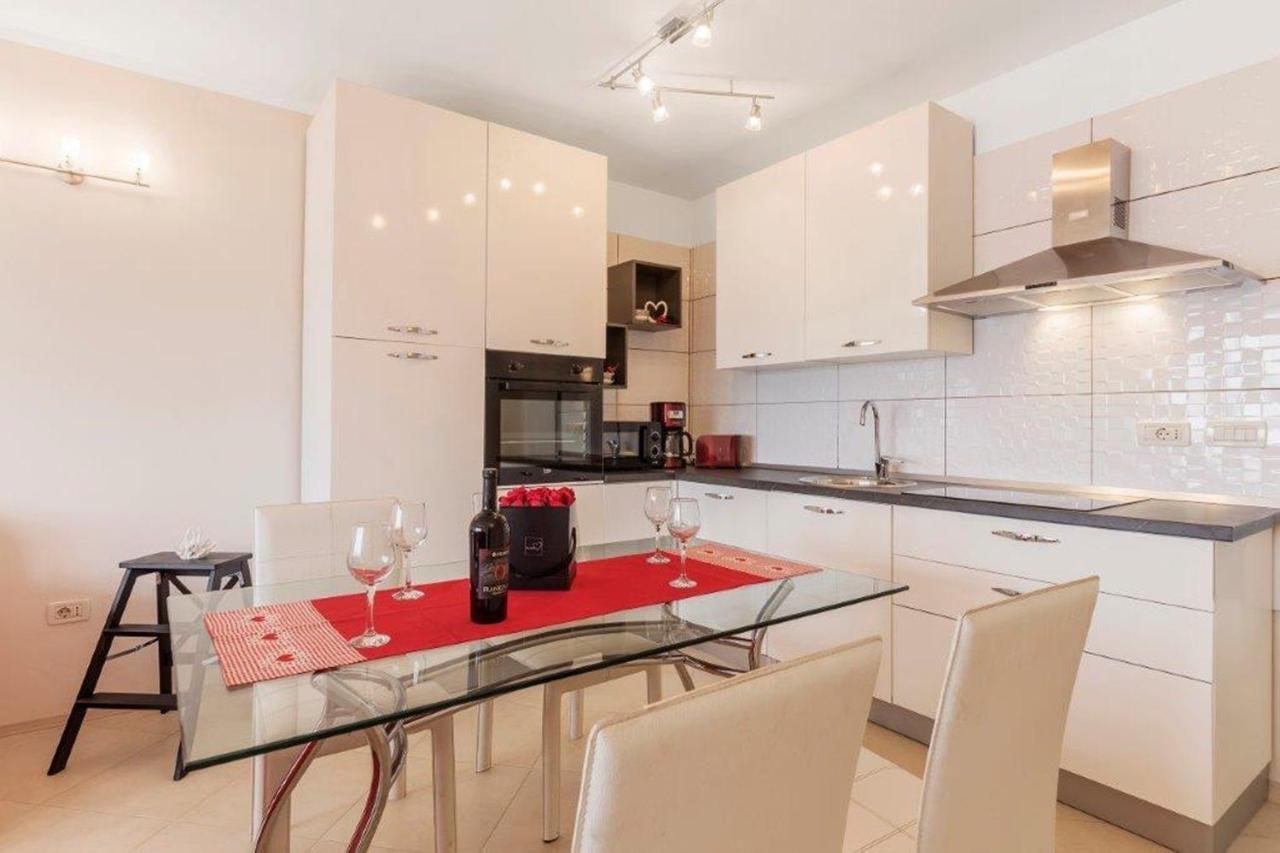 Apartment Dubravka Near The Sandy Beach Медулин Экстерьер фото